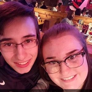 Meet your Posher, Abi